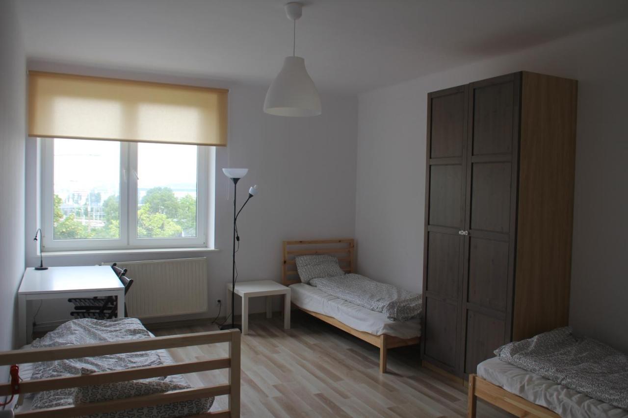Trzyosobowy pokój w mieszkaniu czteropokojowym w centrum Gdyni. Gdynia Exterior foto